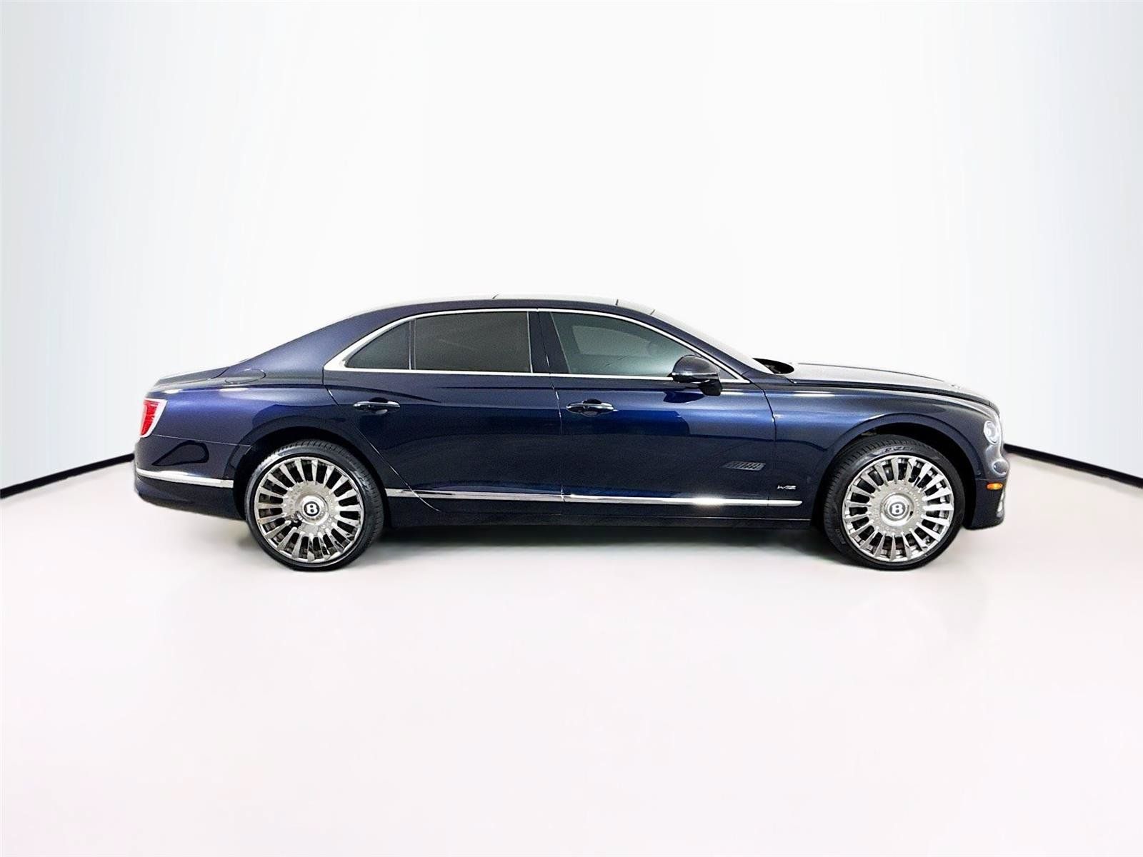 Used 2022 Bentley Flying Spur W12 AWD/4WD image 33