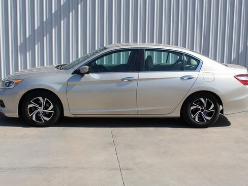 Used 2016 Honda Accord LX image 2