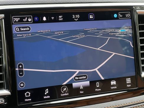 Used 2022 Chrysler Pacifica Pinnacle AWD/4WD image 32