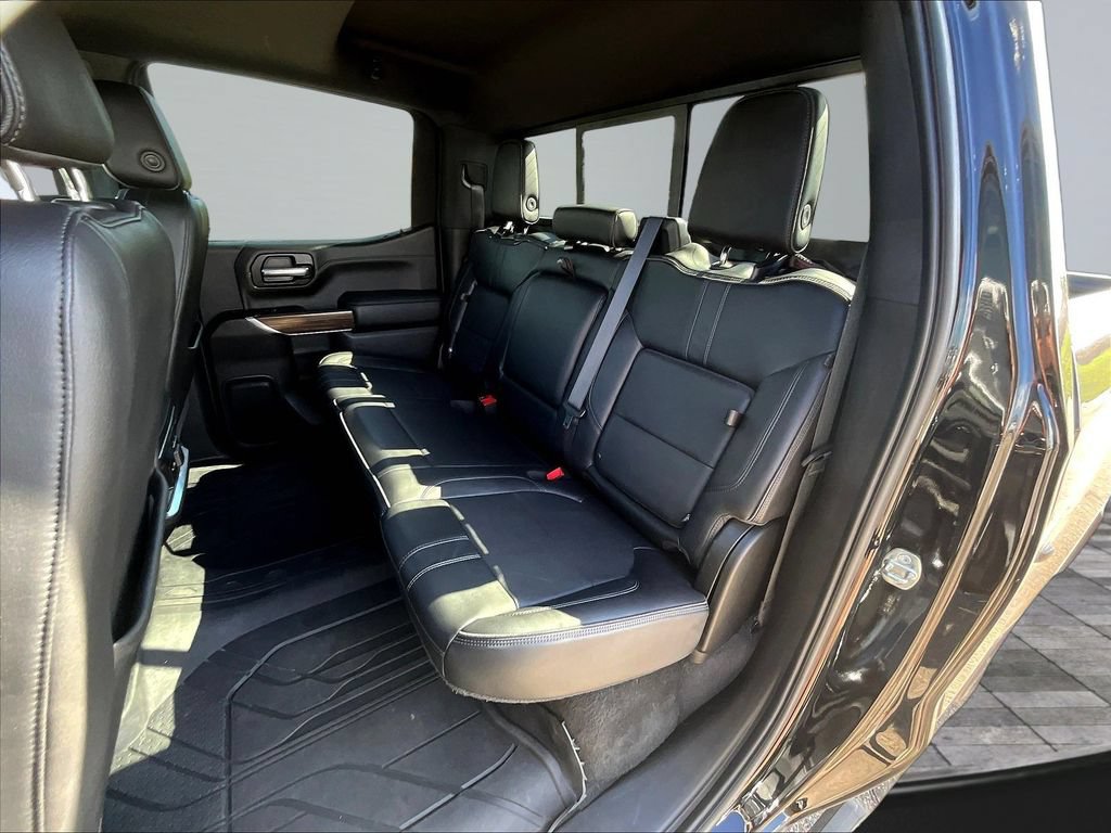 Used 2019 Chevrolet Silverado 1500 High Country w/ Technology Package AWD/4WD image 24