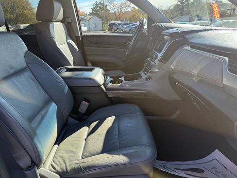 Used 2015 Chevrolet Suburban LT image 10