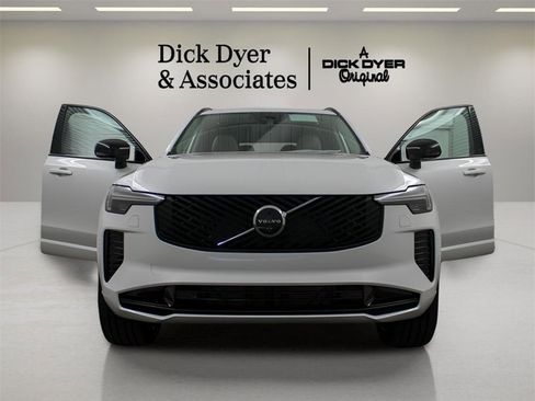 New 2026 Volvo XC90 B6 Ultra w/ Protection Package Premier image 8