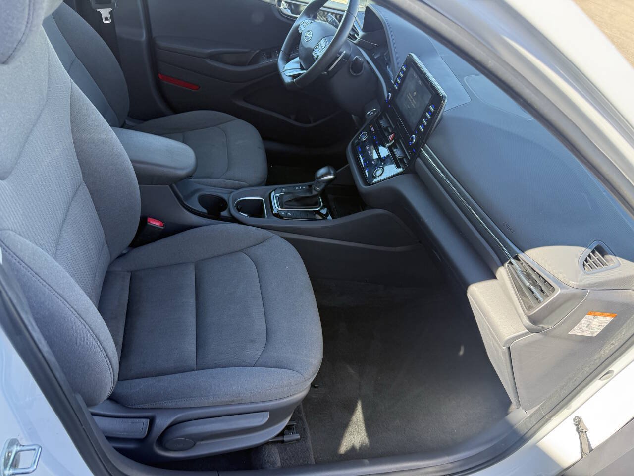 Used 2020 Hyundai Ioniq SEL FWD image 14