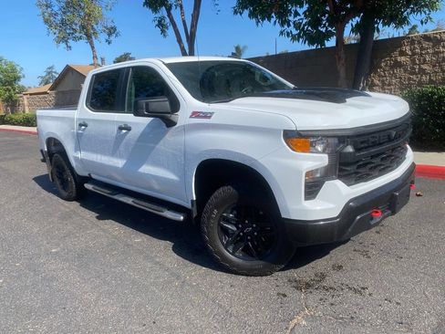 Used 2024 Chevrolet Silverado 1500 Custom Trail Boss AWD/4WD image 2