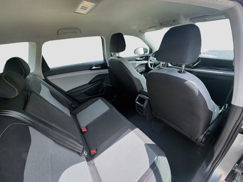 Certified 2024 Volkswagen Taos S FWD image 28