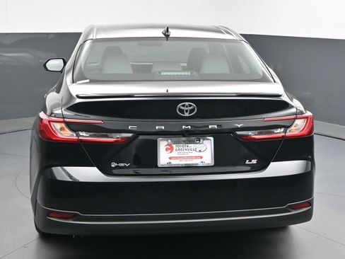 Used 2025 Toyota Camry LE w/ Convenience Package image 7