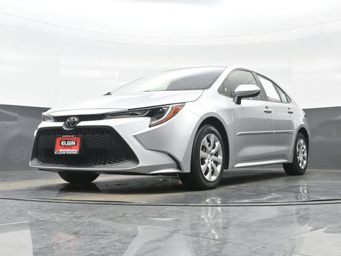 Used 2021 Toyota Corolla LE image 25
