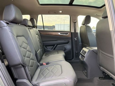 New 2026 Volkswagen Atlas SE FWD image 19