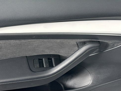 Used 2023 Tesla Model 3 Standard Range image 15