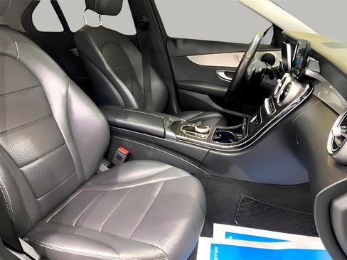 Used 2019 Mercedes-Benz C 300 C300 Sedan image 16