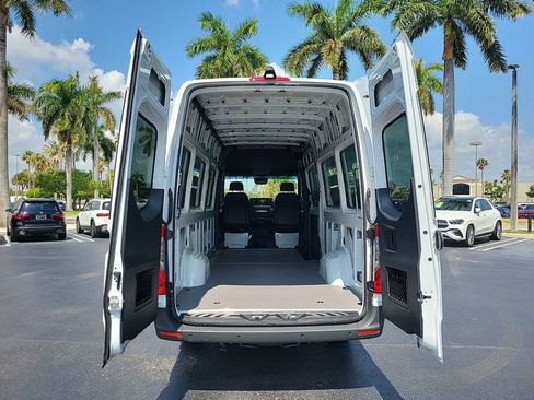 New 2024 Mercedes-Benz Sprinter 2500 image 9