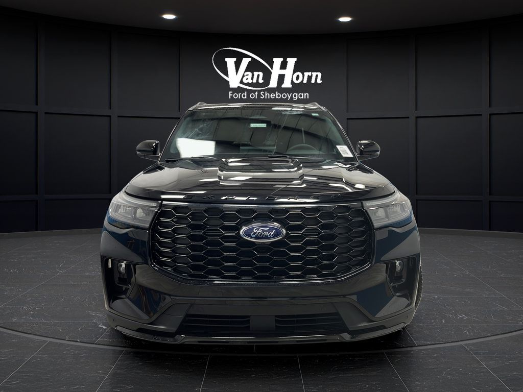 Used 2026 Ford Explorer ST-Line w/ ST-Line Street Pack AWD/4WD image 2