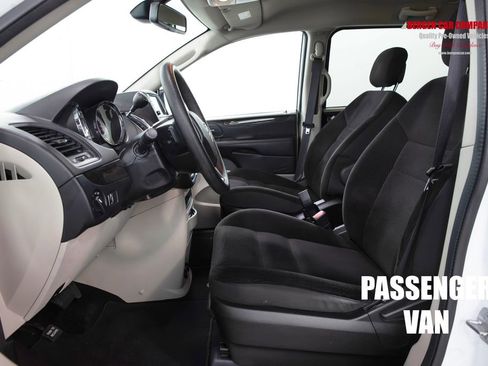 Used 2018 Dodge Grand Caravan SE w/ UConnect Hands-Free Group FWD image 7