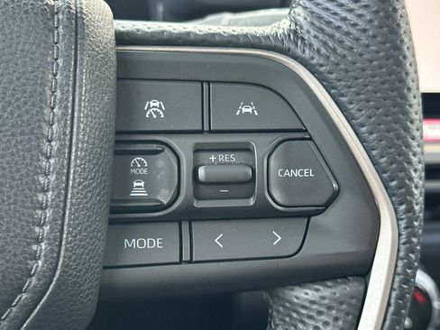 Used 2024 Toyota Tacoma TRD Off-Road image 28