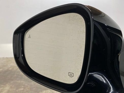 Used 2025 Chrysler Pacifica Select FWD image 84