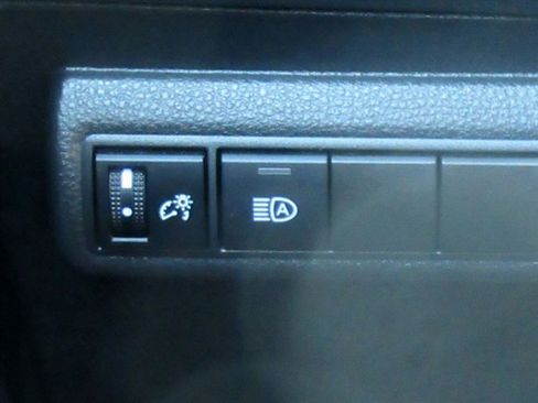 Used 2022 Toyota Corolla SE image 29