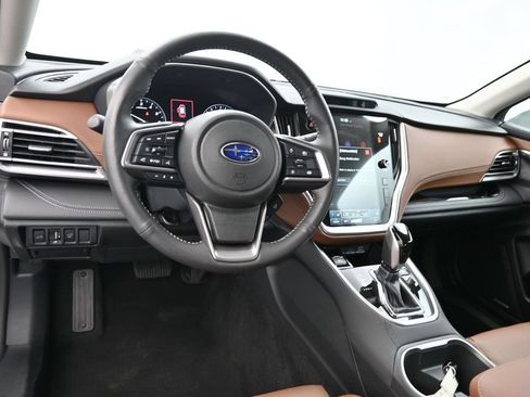 Used 2025 Subaru Outback Touring AWD/4WD image 18