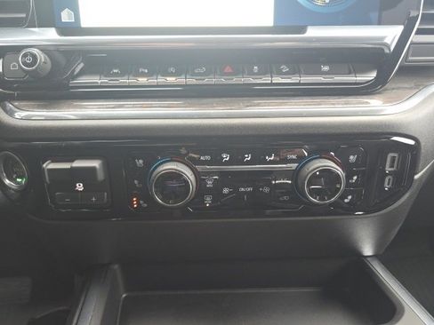 Used 2024 Chevrolet Silverado 1500 LTZ image 24