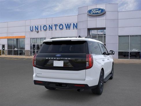 New 2025 Ford Expedition Active image 8