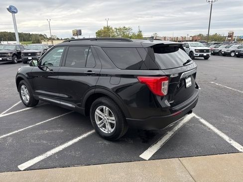 Used 2023 Ford Explorer XLT w/ Equipment Group 202A image 4