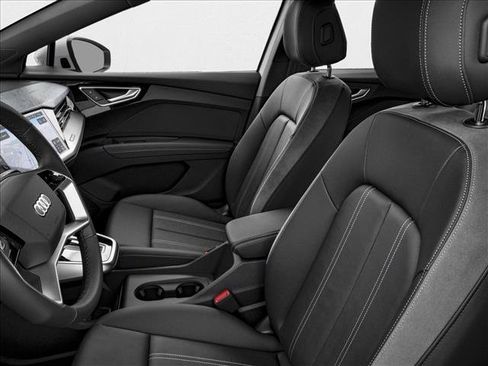 New 2025 Audi Q4 e-tron Prestige w/ Black Optic Package image 6