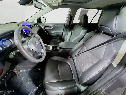 Used 2024 Toyota RAV4 Limited image 19