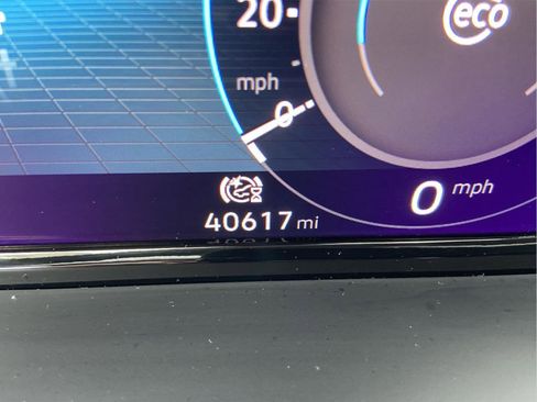 Used 2024 Volkswagen Atlas Cross Sport SE image 10