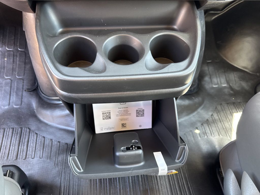 New 2026 Chevrolet Express 2500 Extended w/ Communications Package RWD image 17