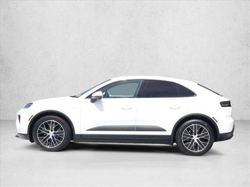 Used 2025 Porsche Macan Electric RWD image 2