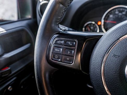 Used 2017 Jeep Wrangler Unlimited Rubicon image 21