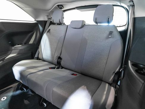 Certified 2025 Toyota Sienna LE FWD image 35