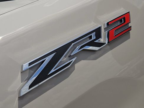 New 2026 Chevrolet Silverado 2500 ZR2 AWD/4WD image 13