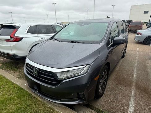 Used 2024 Honda Odyssey EX-L image 3