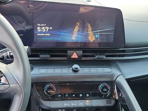 Certified 2025 Hyundai Elantra SEL FWD image 14