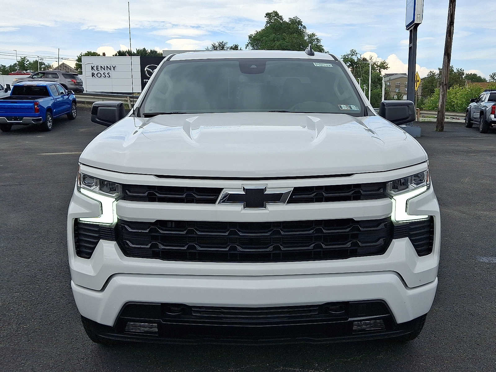 Used 2025 Chevrolet Silverado 1500 RST w/ Convenience Package II AWD/4WD image 2