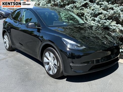 Used 2023 Tesla Model Y Long Range AWD/4WD image 12