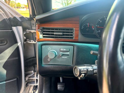 Used 1998 Cadillac Eldorado Touring w/ Safety/Security Pkg image 16