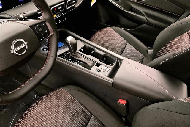 New 2027 Nissan Sentra SR FWD image 9