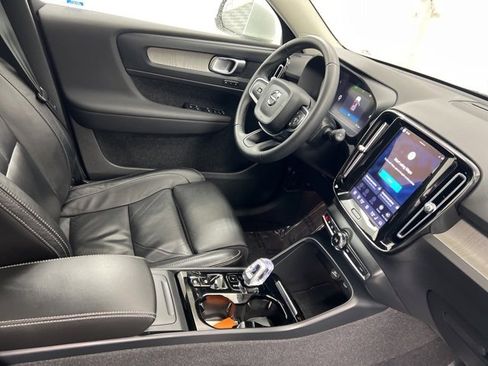 Used 2023 Volvo XC40 B5 Plus w/ Driver Assist Package image 24