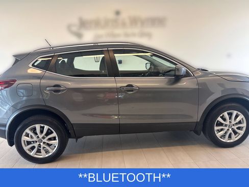Used 2022 Nissan Rogue Sport SV FWD image 6