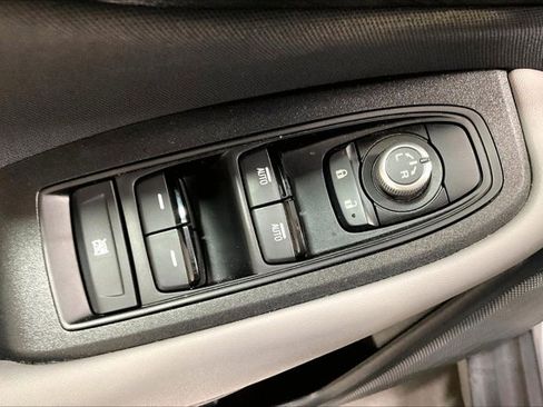 Used 2023 Subaru Outback Premium image 38