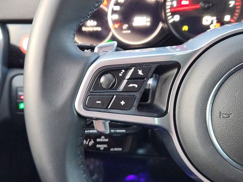 Used 2023 Porsche Cayenne Platinum Edition image 27