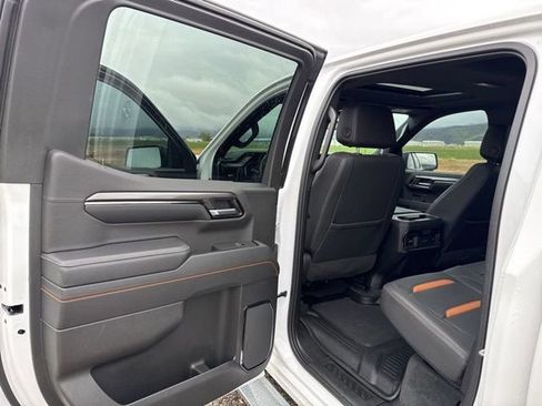 Used 2023 GMC Sierra 1500 AT4 w/ Technology Package AWD/4WD image 30