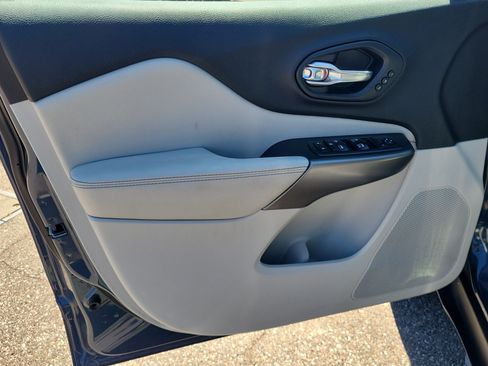 Used 2020 Jeep Cherokee Limited w/ Trailer Tow Group image 20