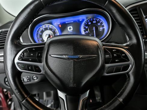 Used 2019 Chrysler 300 Touring RWD image 21
