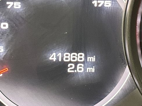 Used 2021 Porsche Cayenne Base image 5