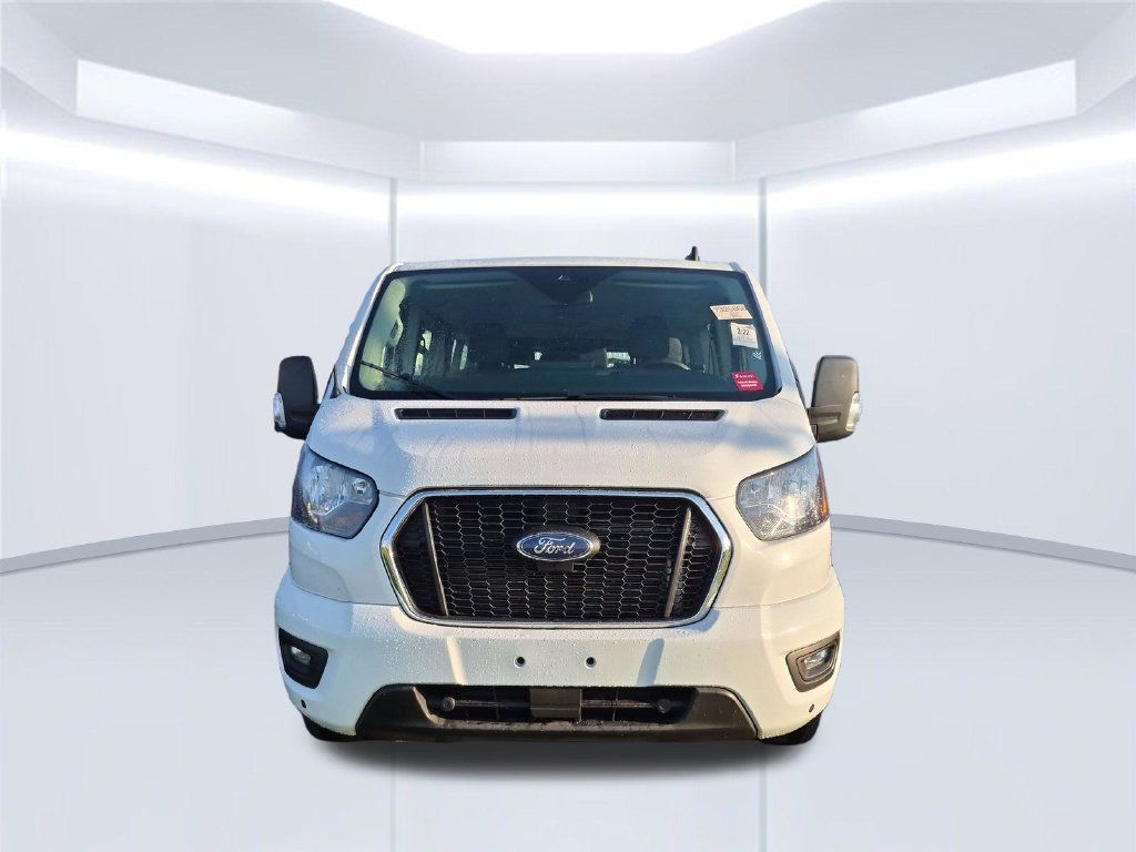 Used 2024 Ford Transit 350 XLT RWD image 7