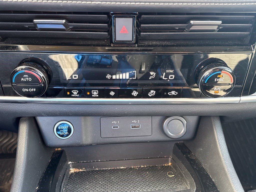 Used 2021 Nissan Rogue SV AWD/4WD image 22