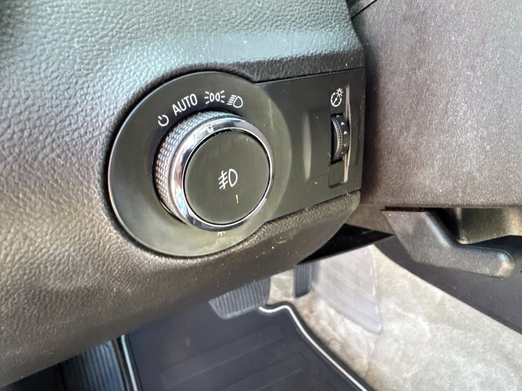 Used 2010 Chevrolet Camaro SS RWD image 14
