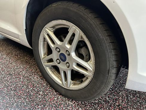 Used 2017 Ford Fiesta SE image 32